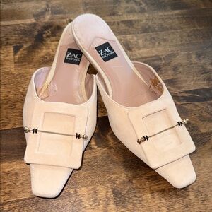 ZAC POSEN Beige Suede Mules Flats w/ Gold Accent Buckle Size 6.5